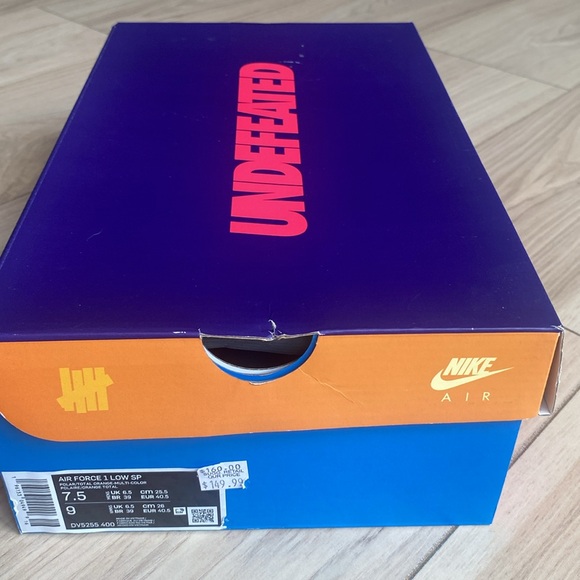 Nike Undefeated 5 Air Force 1 Low. Men’s 7.5 - Picture 6 of 6